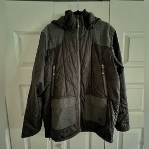 REI Mens down coat - size L-  color:black & grey